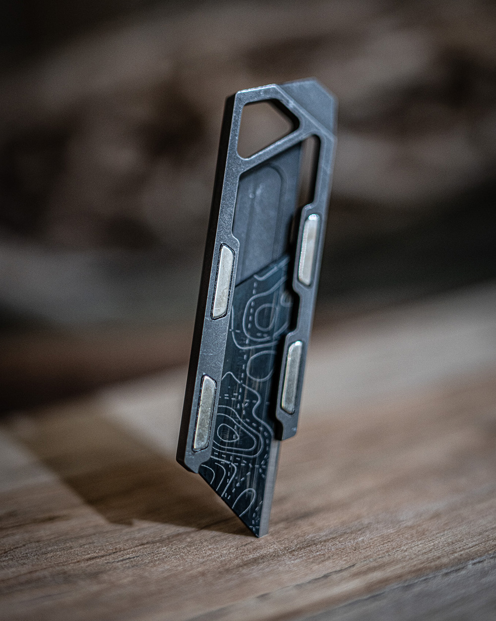 TiRant® RAZOR-M 3.0 MagLock Utility Knife (Stonewashed 6AL-4V Titanium) - Image 11