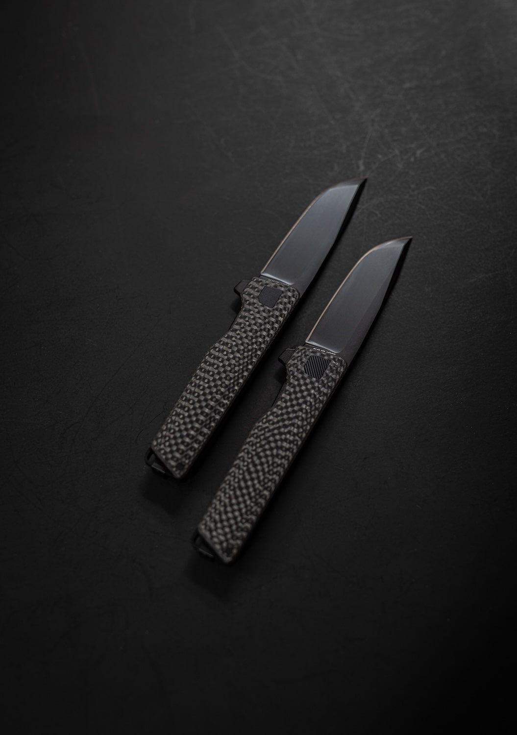 (SOLD OUT) CARBON FIBER DROP — AVAIR M390 Framelock Folding Knife (Jet-Black PVD 6AL-4V Titanium) - Image 5