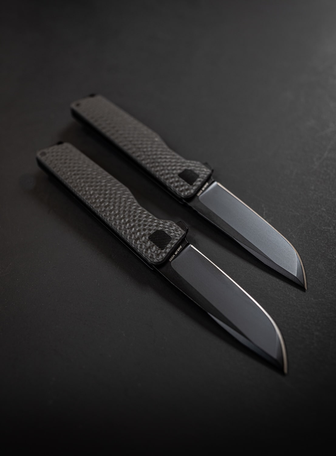 (SOLD OUT) CARBON FIBER DROP — AVAIR M390 Framelock Folding Knife (Jet-Black PVD 6AL-4V Titanium) - Image 4