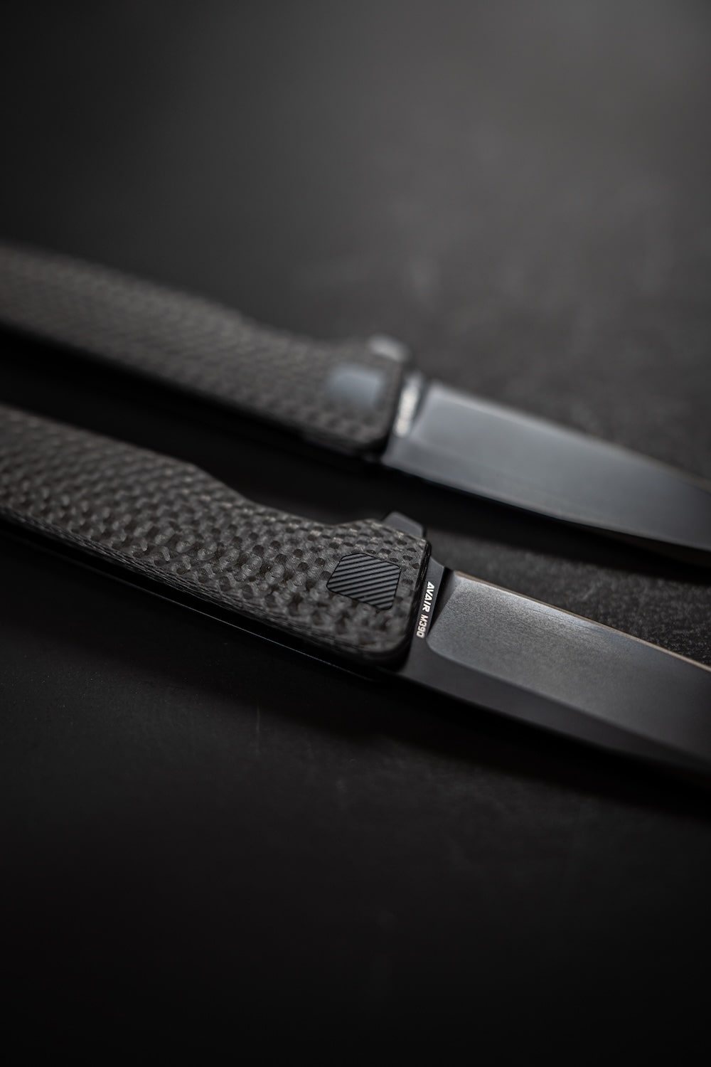(SOLD OUT) CARBON FIBER DROP — AVAIR M390 Framelock Folding Knife (Jet-Black PVD 6AL-4V Titanium) - Image 2