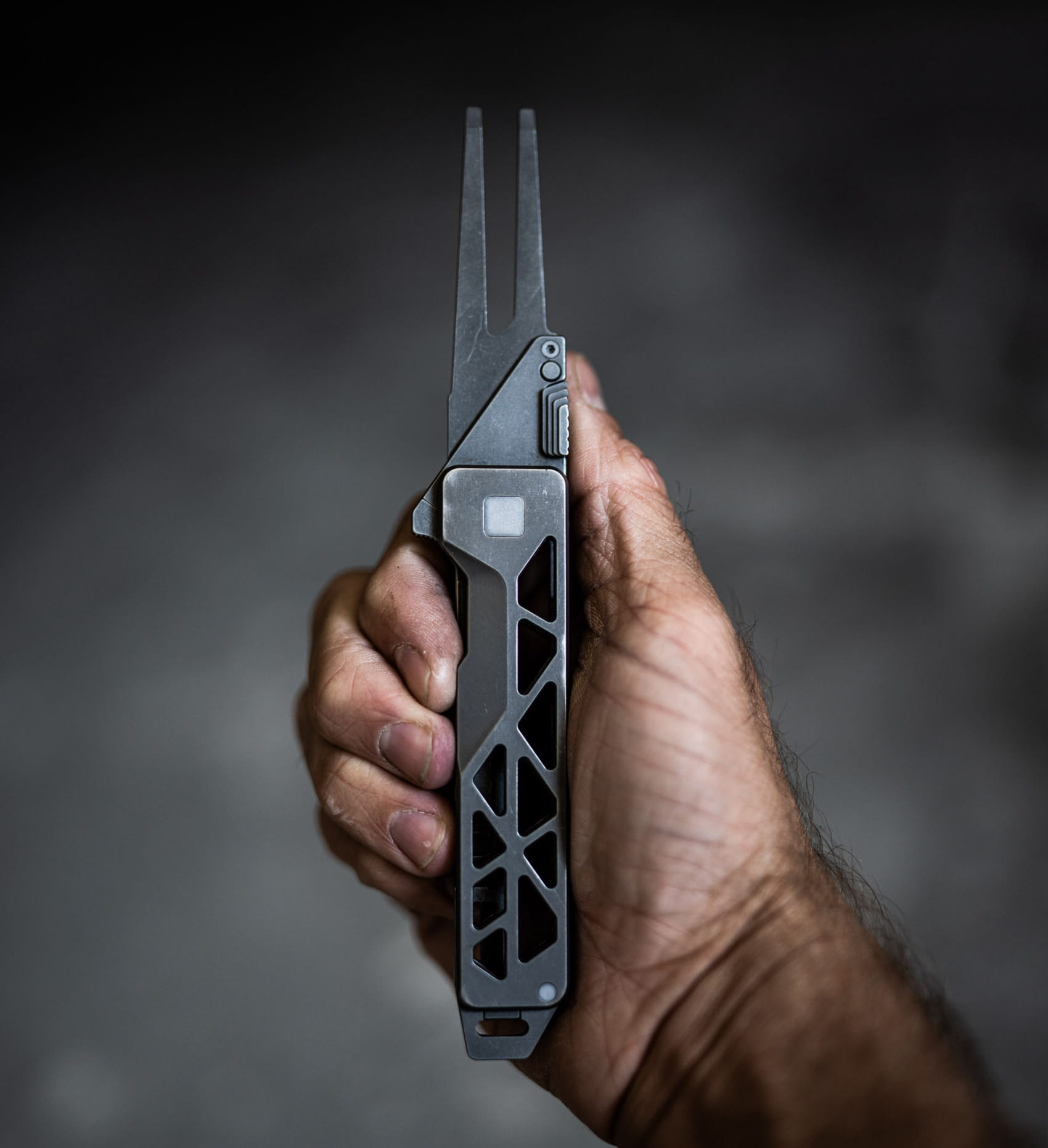 TiRant ULTRA HotSwap™ 1.5MM Premium Titanium Golf Divot Tool (Jet-Black PVD 6AL-4V Titanium) - Image 7