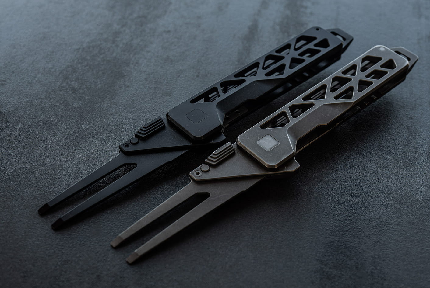 TiRant ULTRA HotSwap™ 1.5MM Premium Titanium Golf Divot Tool (Jet-Black PVD 6AL-4V Titanium) - Image 8