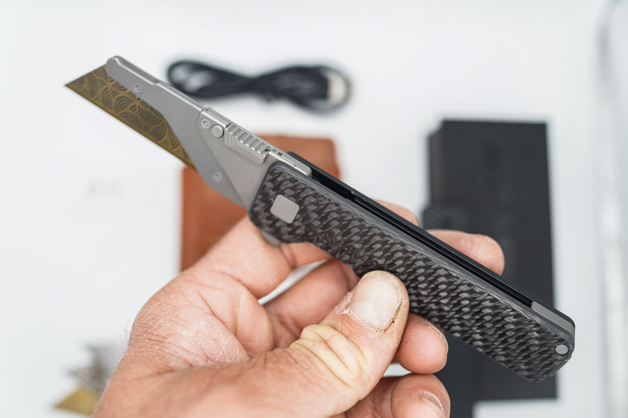 BUILD #47 Combo — Condition 9/10 — TiRant ULTRA Carbon Fiber USA-Milled Deep Slash RH Scale + Jet-Black PVD Deep Slash LH Scale + Original Deep Slash RH Ti Black PVD Scale + 4X Custom Laser Engraved Razor Blades + Rampant R4 519a Aluminum Flashlight In RAW Machined Finish + 9/10 Prototype Brown FieldPro Pocket Organizer W/Belt Loop - Image 4