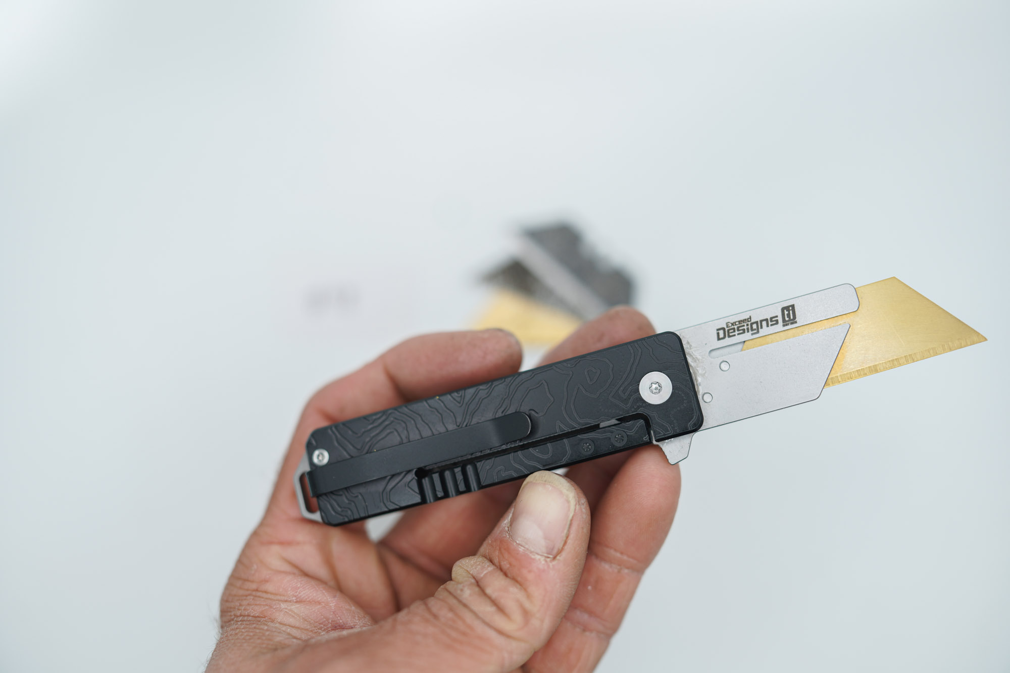 BUILD #98 — Condition 8/10 — TiRant RAZOR V3 50/50 Contrast Jet-Black Topo Milled LH Scale + Smooth Centurion Bronze RH Scale - 3 Custom Laser Engraved Razor Blades From The ToolRoom - Image 3