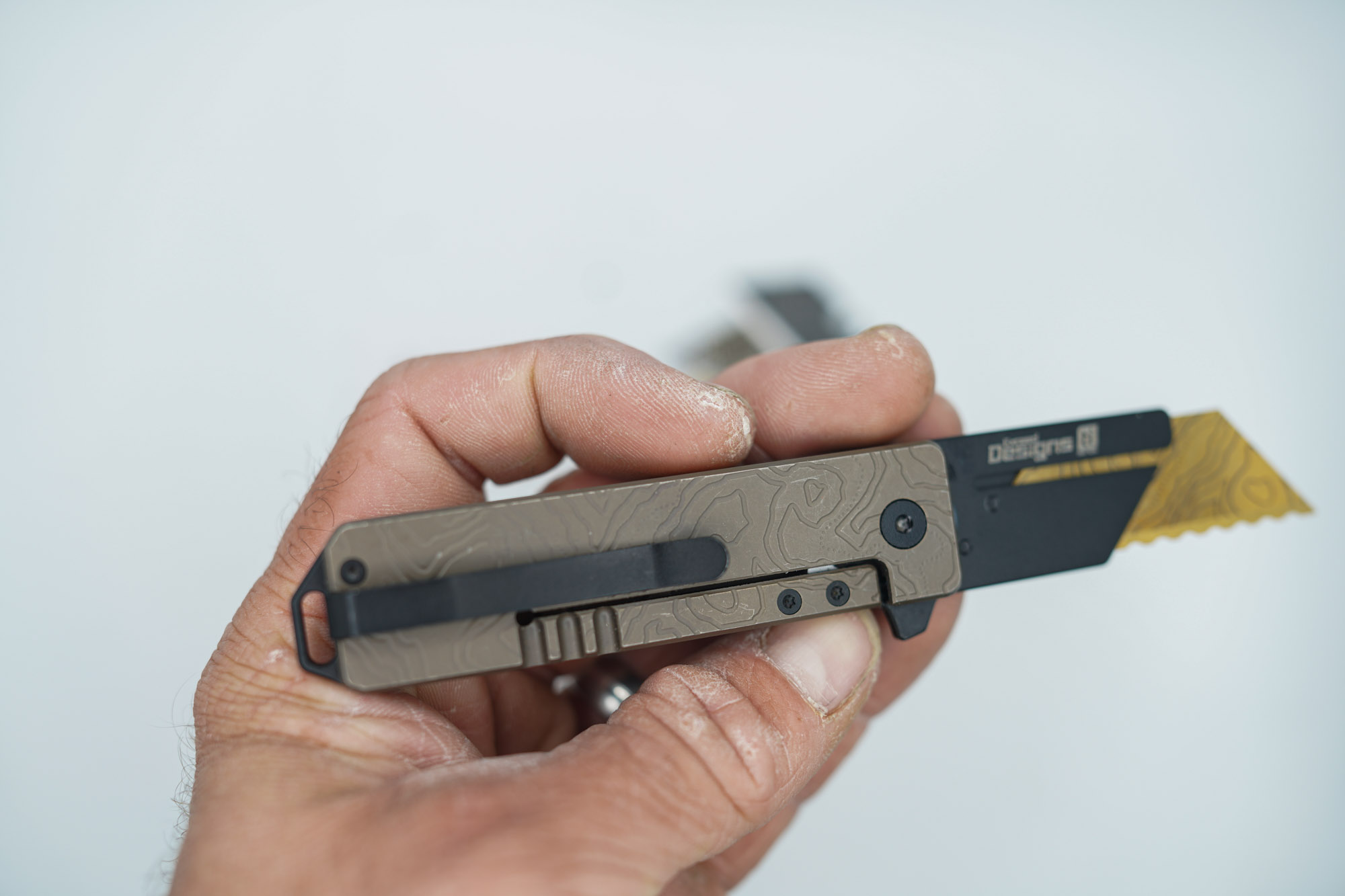 BUILD #129 — Condition 8/10 — TiRant RAZOR V3 Cascadia Topo 3D Milled W/Jet-Black Hardware / Blade Holder + 4X Custom Laser Engraved Razor Blades From The ToolRoom - Image 3