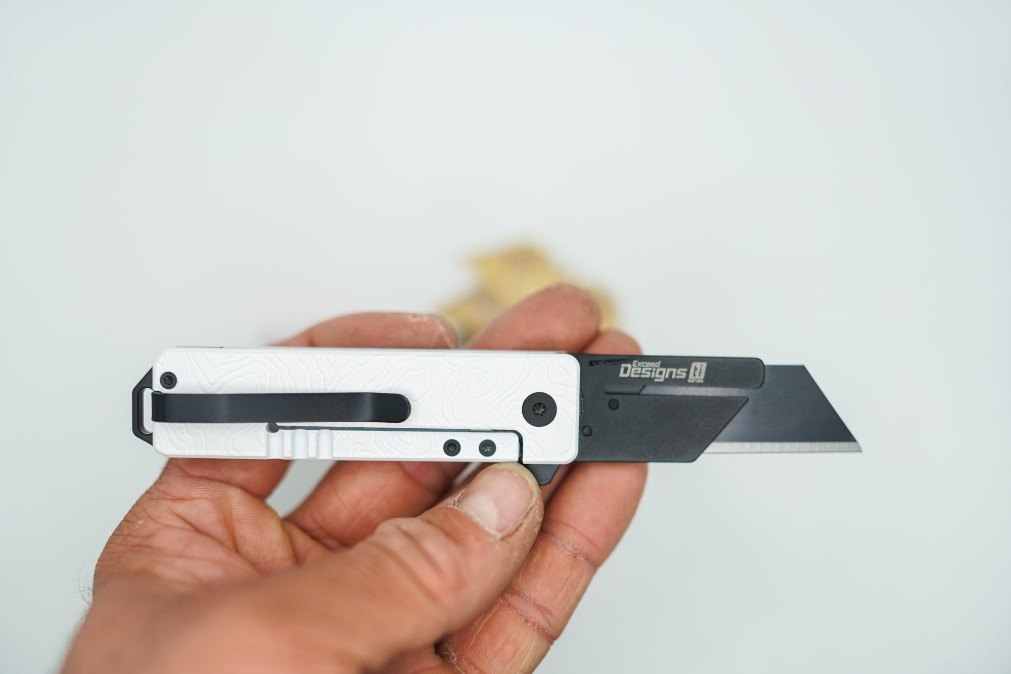 --------- SOLD OUT --------- BUILD #169 — Condition 9/10 — TiRant RAZOR V3 Cascadia 3D-Milled Both Sides + Custom Stark White Blem Cerakote Photo Sample + 3X Custom Laser Engraved Razor Blades From The ToolRoom - Image 4