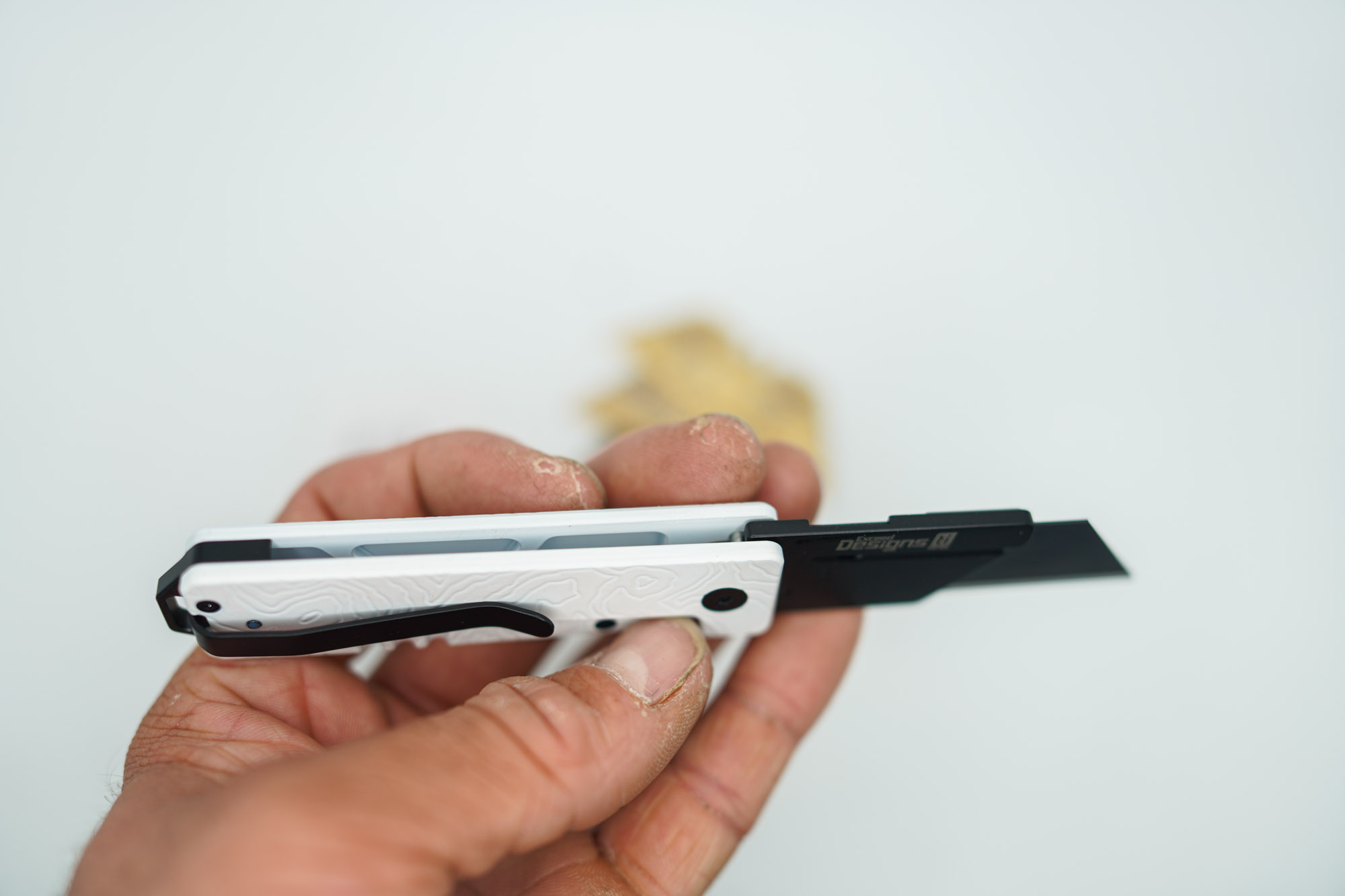 --------- SOLD OUT --------- BUILD #169 — Condition 9/10 — TiRant RAZOR V3 Cascadia 3D-Milled Both Sides + Custom Stark White Blem Cerakote Photo Sample + 3X Custom Laser Engraved Razor Blades From The ToolRoom - Image 5
